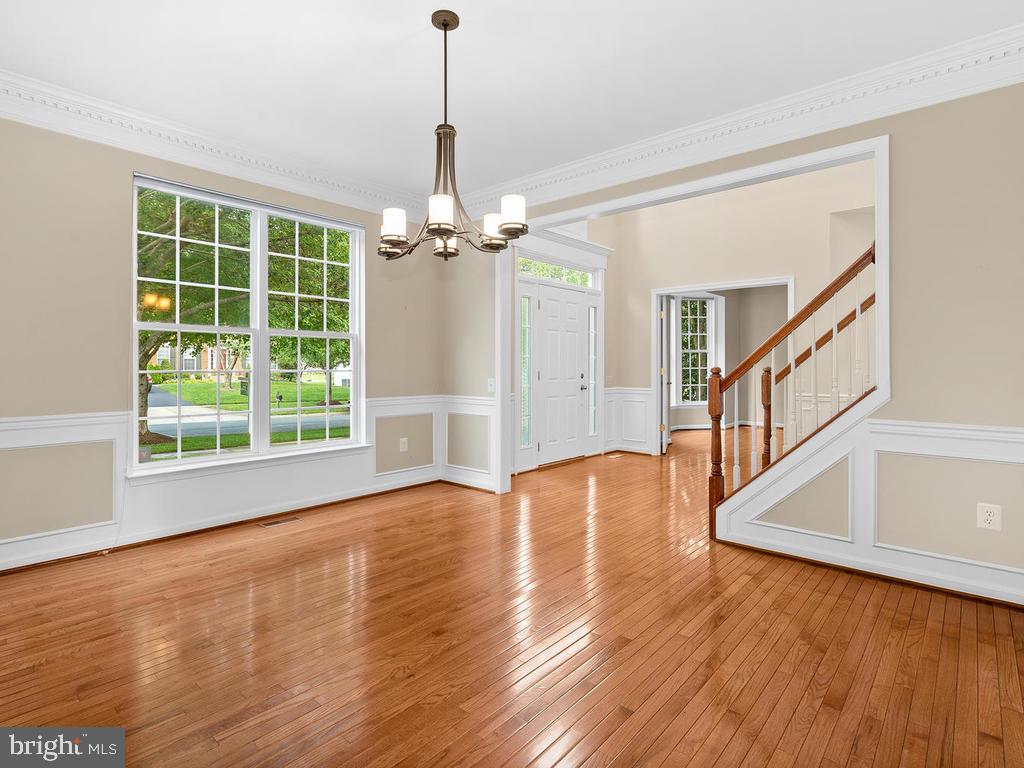2508 St George Way Brookeville, MD 20833 - Photo 6 of 42 Dining Room
