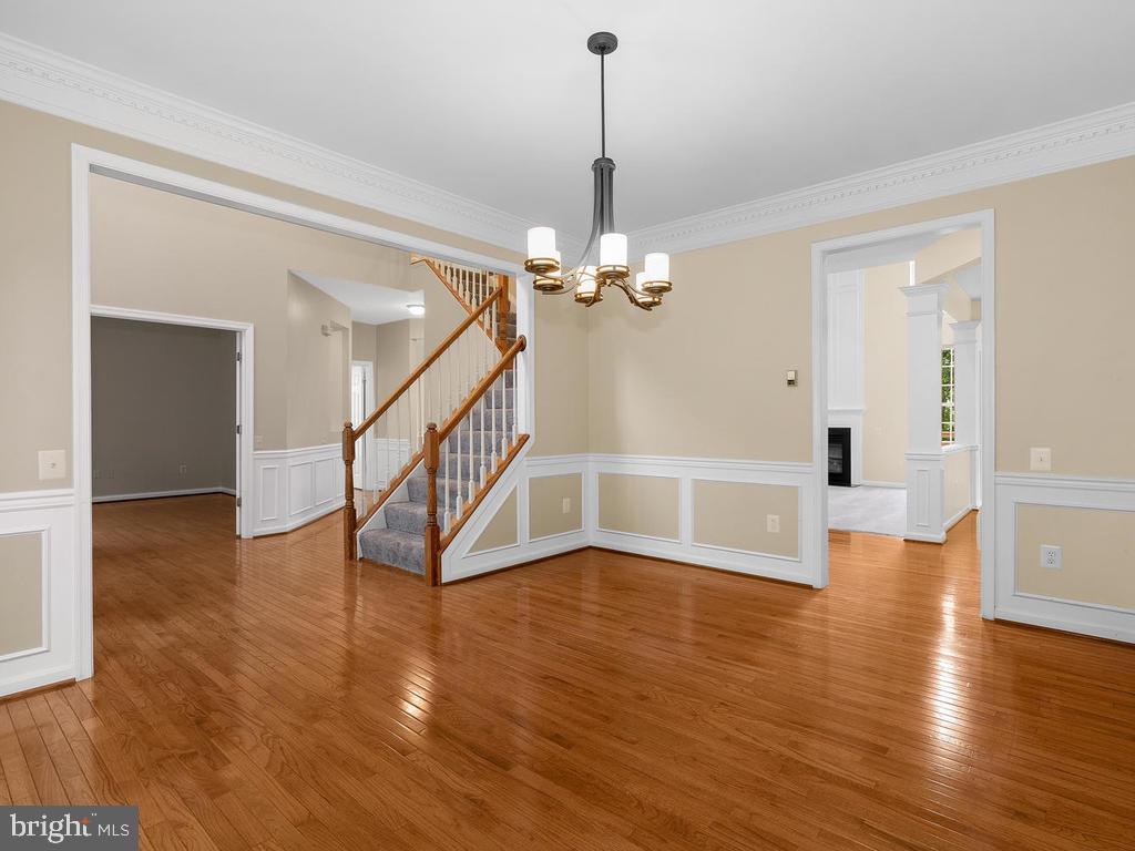 2508 St George Way Brookeville, MD 20833 - Photo 7 of 42 Dining Room