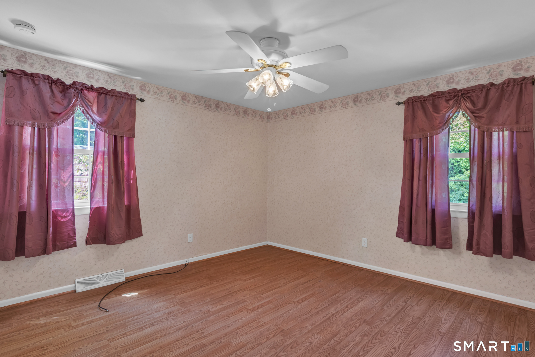19 Alberta Street Windsor Locks, CT 06096 - Photo 8 of 31