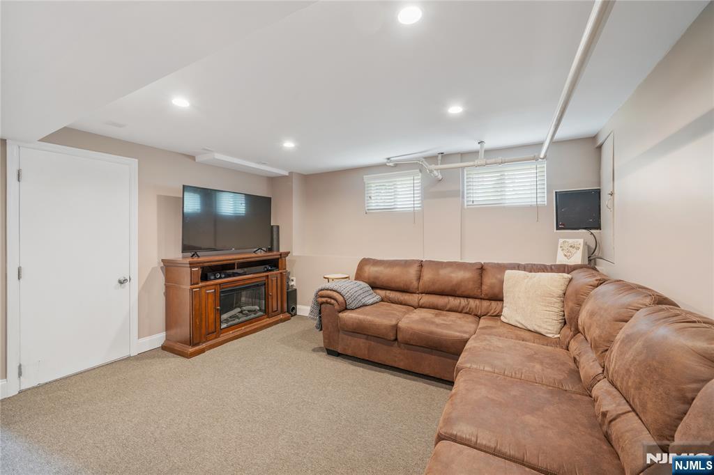 15 Valley Road Nutley, NJ 07110 - Photo 33 of 44