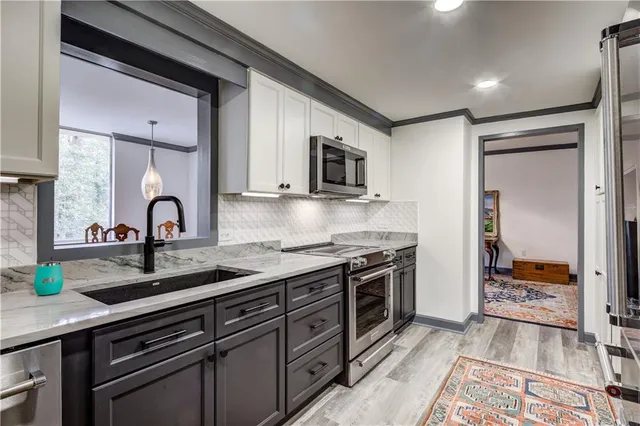 $2,950 | 2637 Peachtree Street Northeast, Unit 111, Atlanta, GA 30305