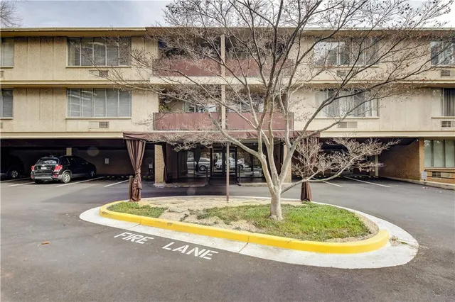$2,950 | 2637 Peachtree Street Northeast, Unit 111, Atlanta, GA 30305