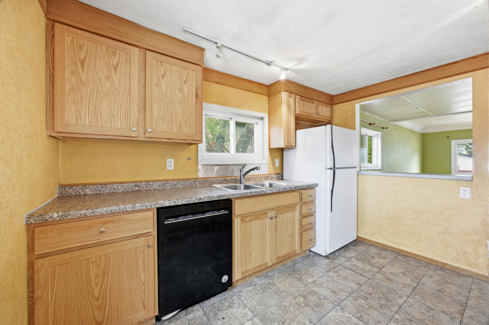 1306 18th Street South Fargo, ND 58103 - Photo 7 of 26