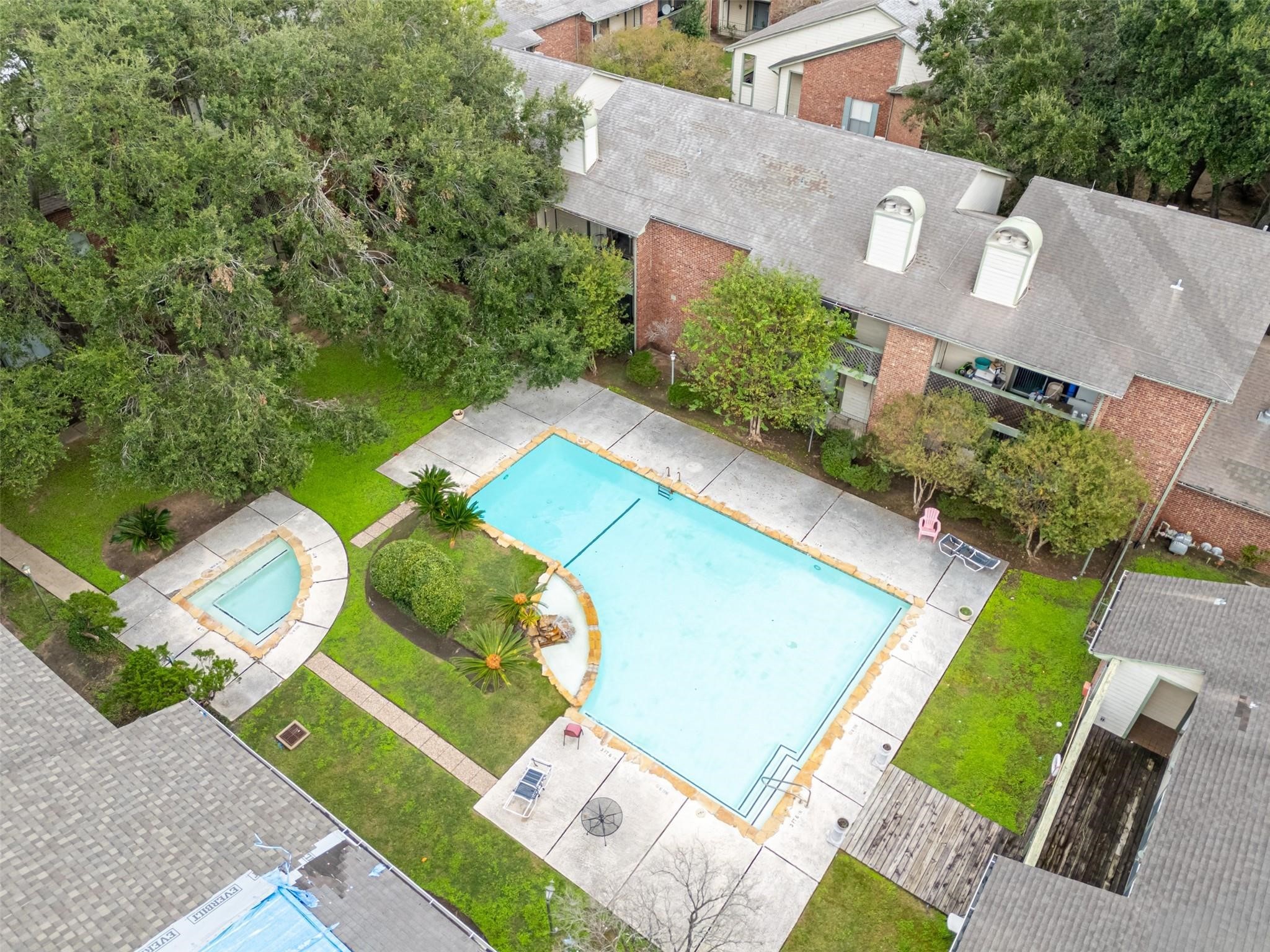 8223 Golf Green Circle Houston, TX 77036 - Photo 37 of 38 an aerial view of a house