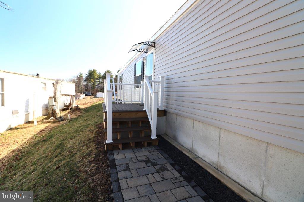 5016 Old Timber Road Stroudsburg, PA 18360 - Photo 2 of 34