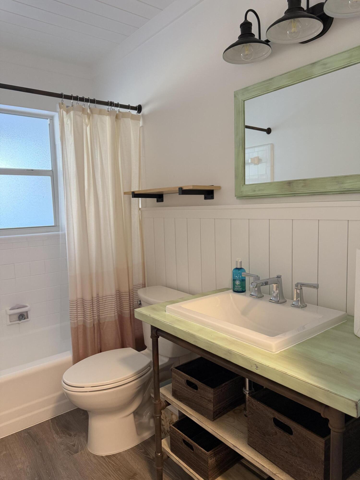 474 Northeast 38th Street Boca Raton, FL 33431 - Photo 9 of 21 Bathroom
