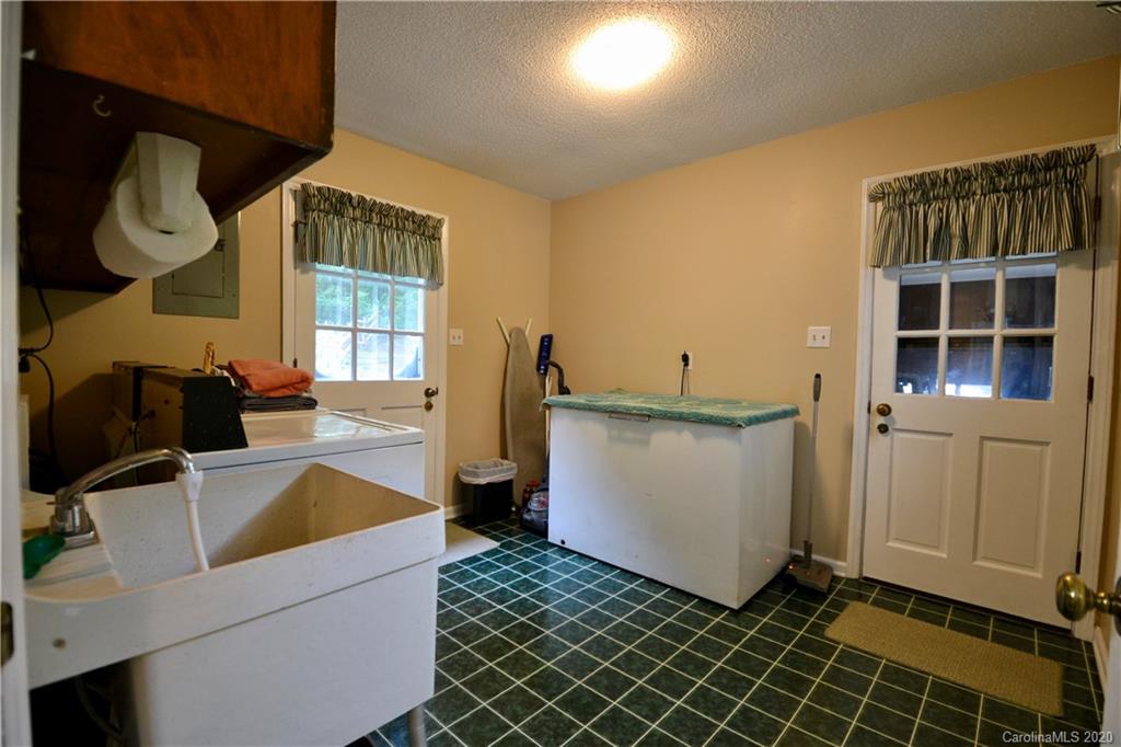 301 Sycamore Road Salisbury, NC 28147 - Photo 21 of 40 a view of kitchen and utility room