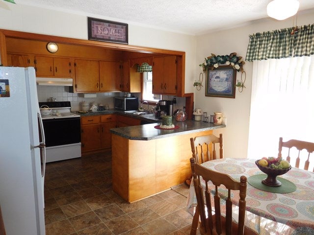 286 Fox Fire Road Max Meadows, VA 24360 - Photo 10 of 38 Gallery Image 10