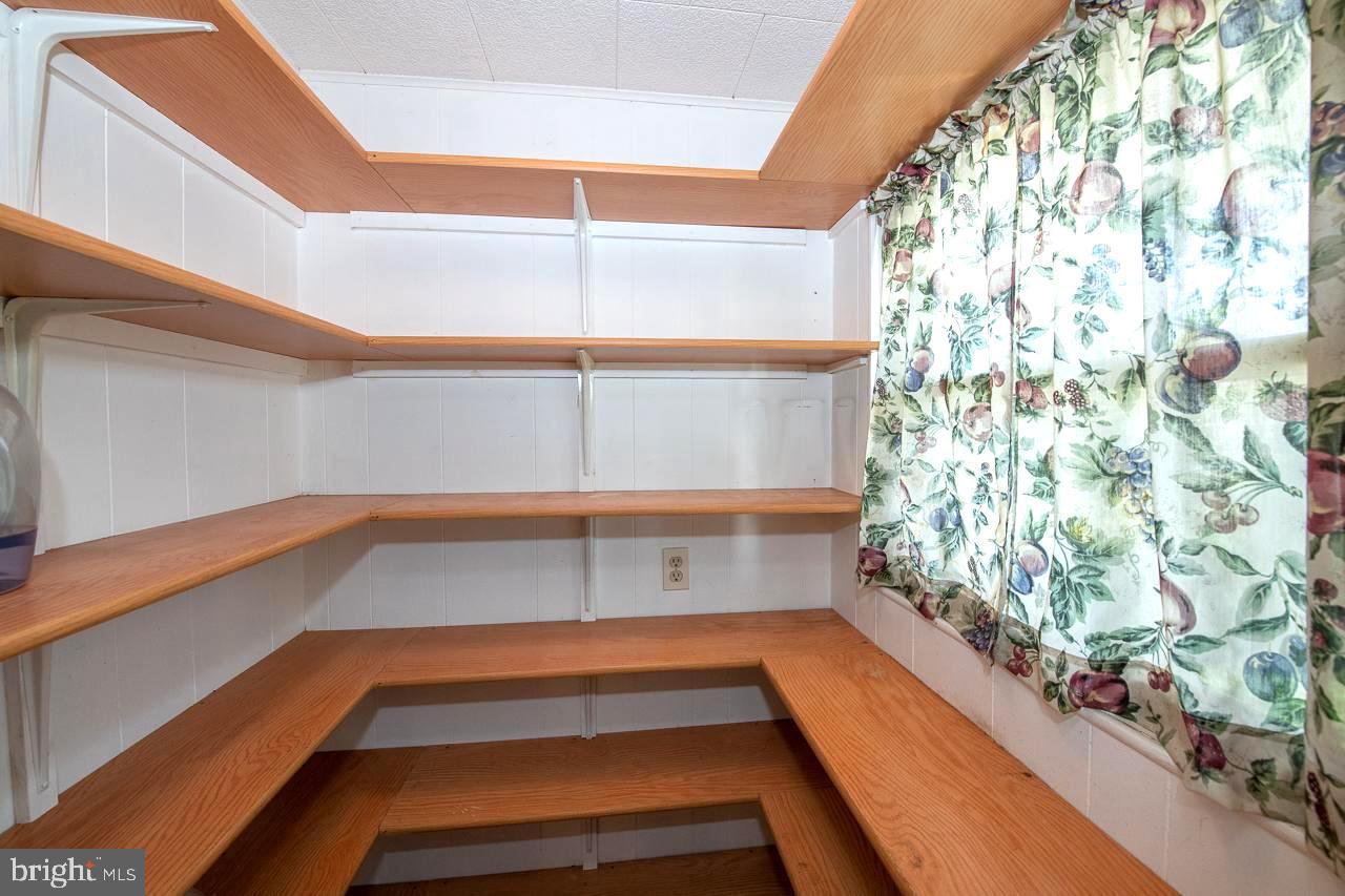 156 Richard Road Aston, PA 19014 - Photo 42 of 82 Walk-in Pantry