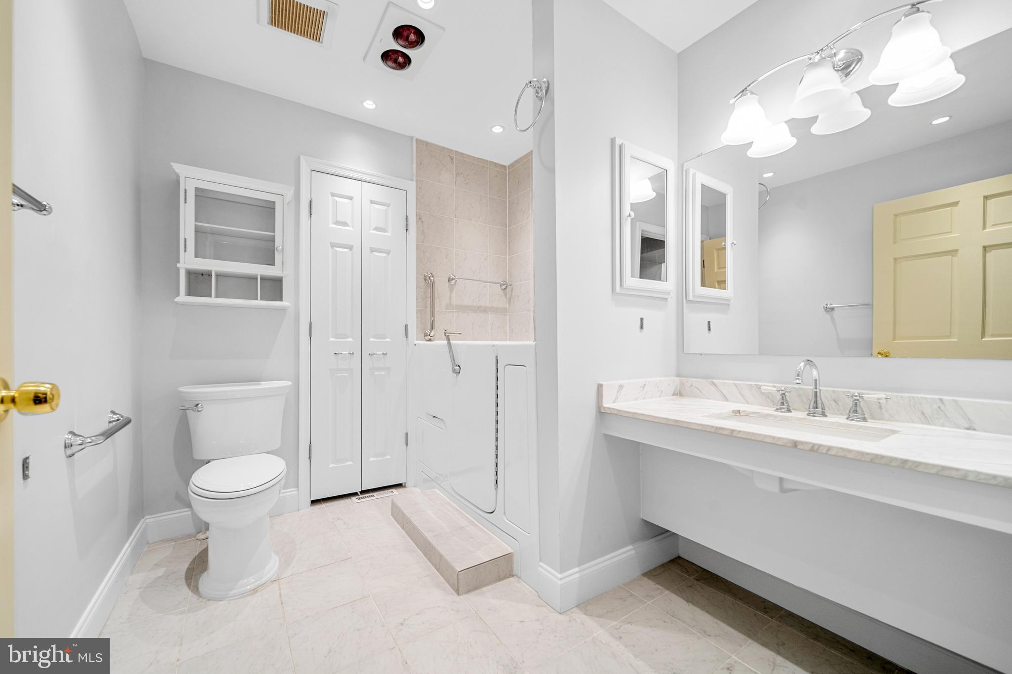18189 Sands Road Purcellville, VA 20132 - Photo 43 of 145 Bathroom adjacent to the kitchen.