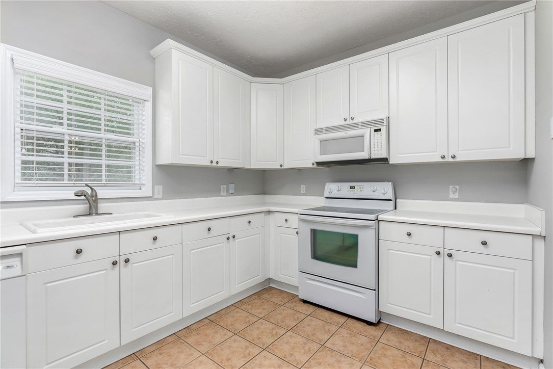 1245 North Dean Road Auburn, AL 36830 - Photo 4 of 18 Gallery Image 4