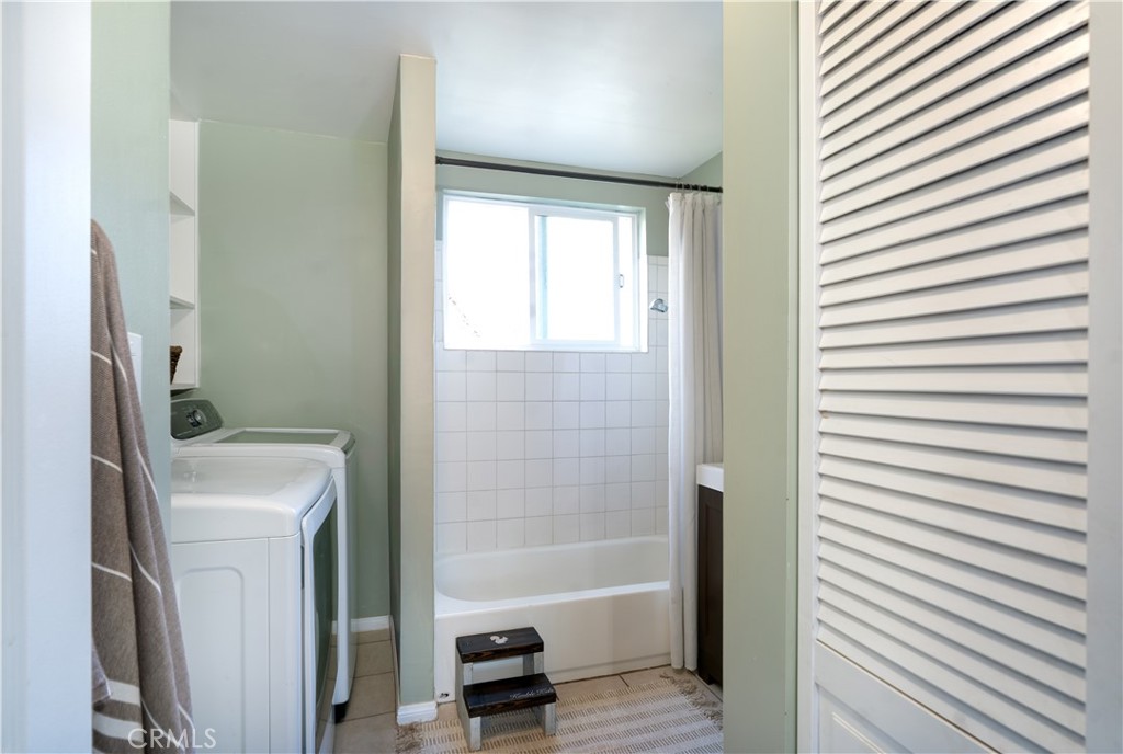 32958 Squirrel Lane Running Springs, CA 92382 - Photo 20 of 40 a bathroom with a sink a toilet and shower