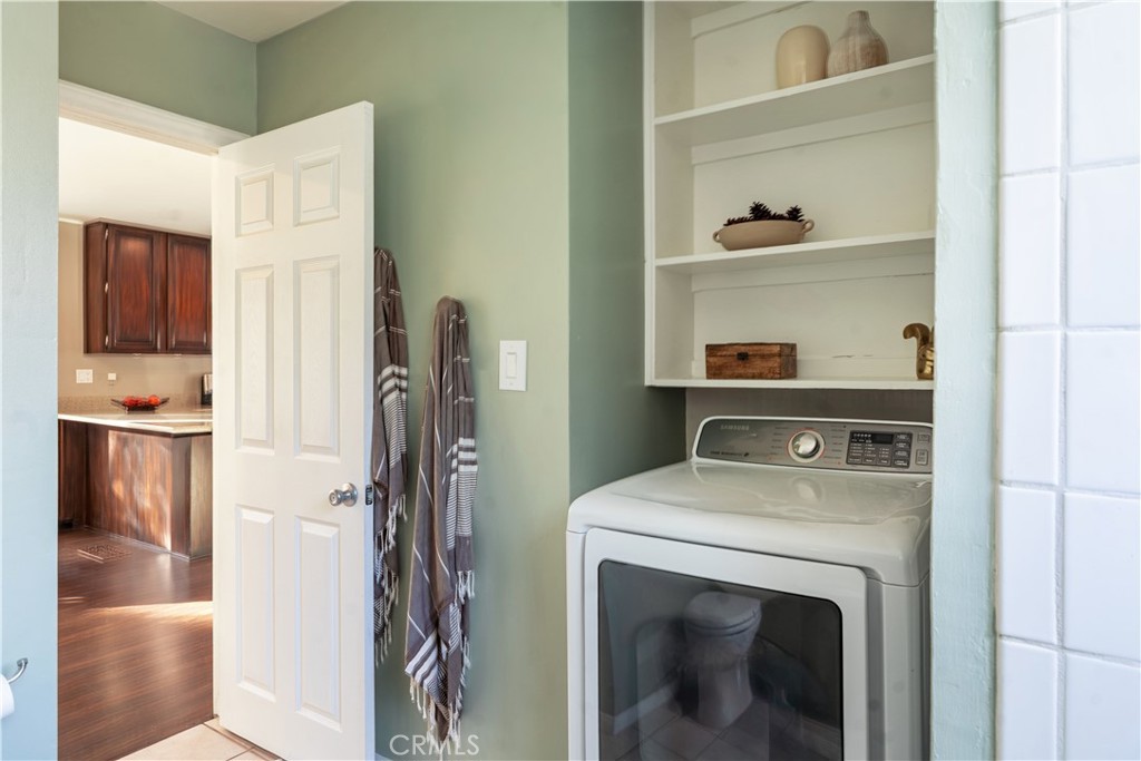 32958 Squirrel Lane Running Springs, CA 92382 - Photo 21 of 40 a utility room with dryer and washer