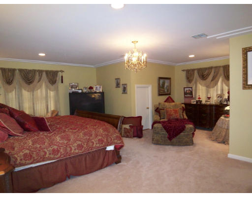 39 Acorn Road Easton, MA 02356 - Photo 14 of 21 Gallery Image 14