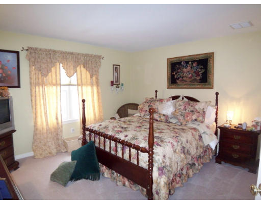 39 Acorn Road Easton, MA 02356 - Photo 18 of 21 Gallery Image 18