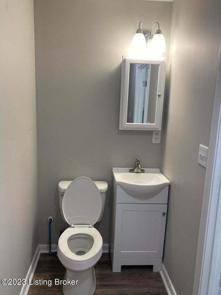 643 Emily Road Louisville, KY 40206 - Photo 10 of 13 Half Bath