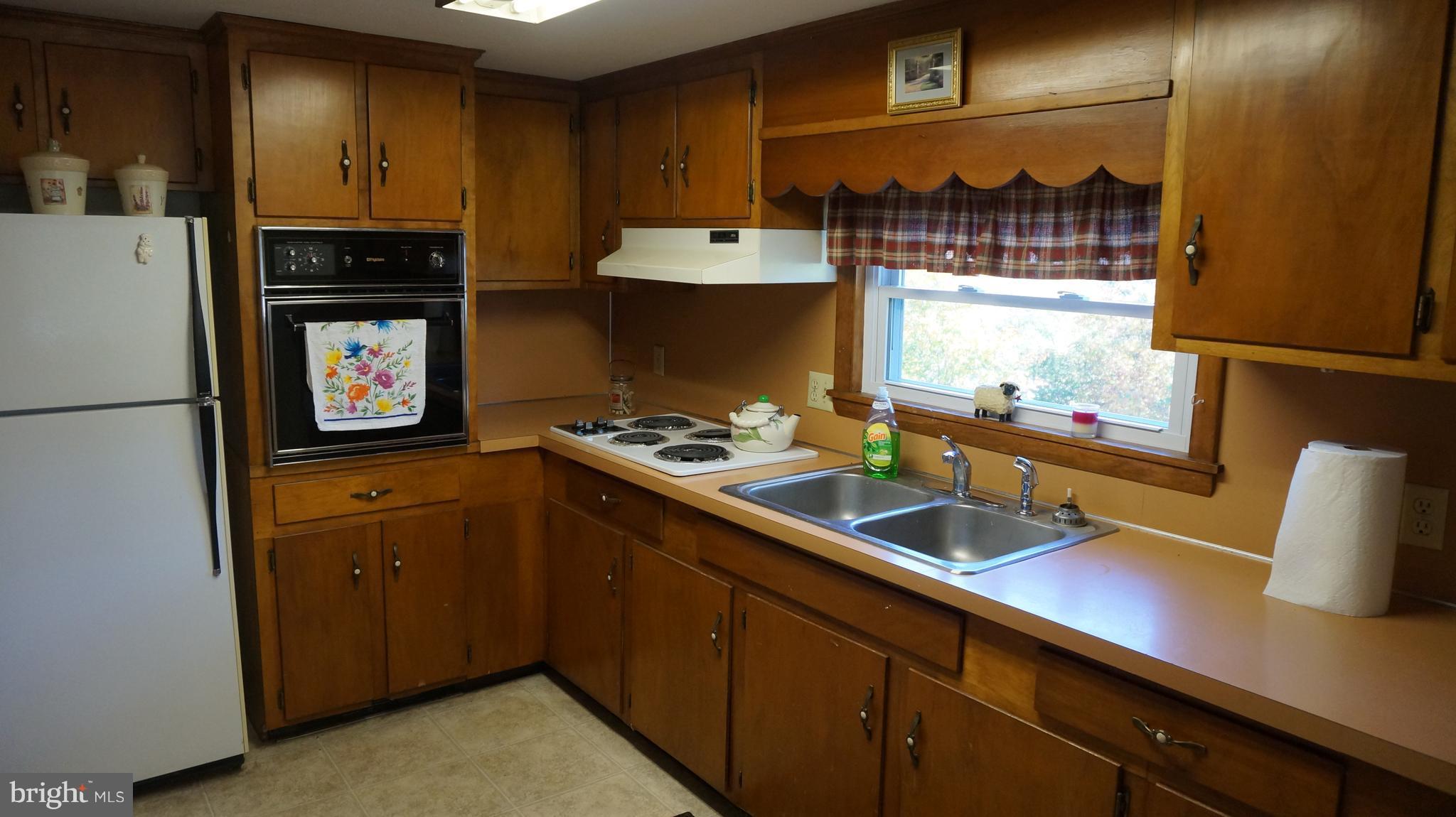 6318 Pious Ridge Road Berkeley Springs, WV 25411 - Photo 8 of 29 Kitchen