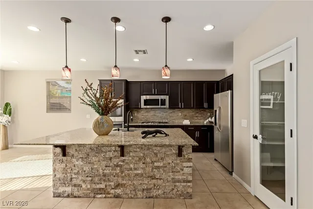 $2,900 | 8637 Sparrow Desert Avenue, Las Vegas, NV 89148