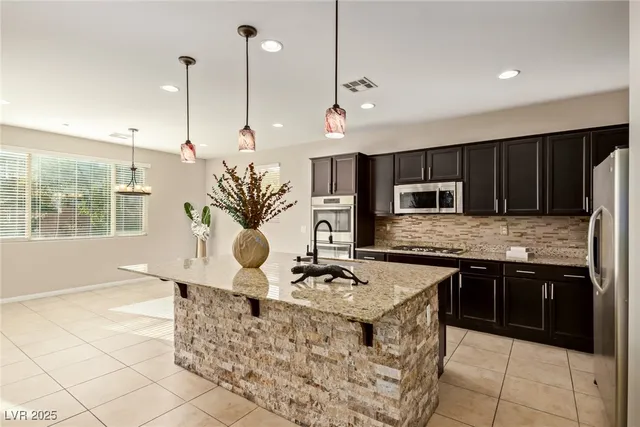$2,900 | 8637 Sparrow Desert Avenue, Las Vegas, NV 89148