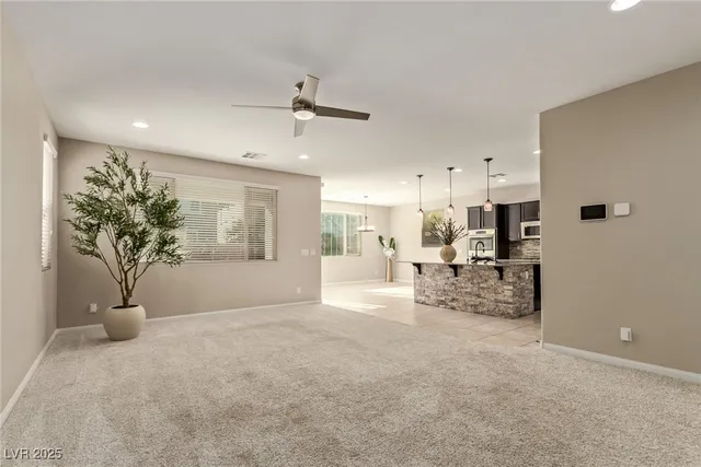 $2,900 | 8637 Sparrow Desert Avenue, Las Vegas, NV 89148