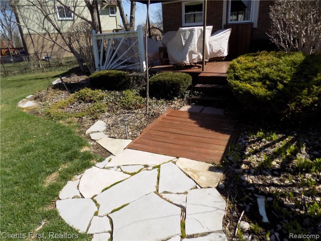 46823 Doubletree Road Canton, MI 48187 - Photo 66 of 74 DECK STEPS