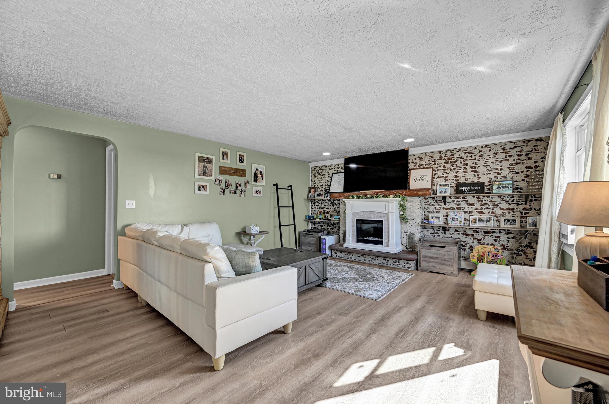 29 Edith Drive Windsor, PA 17366 - Photo 6 of 48