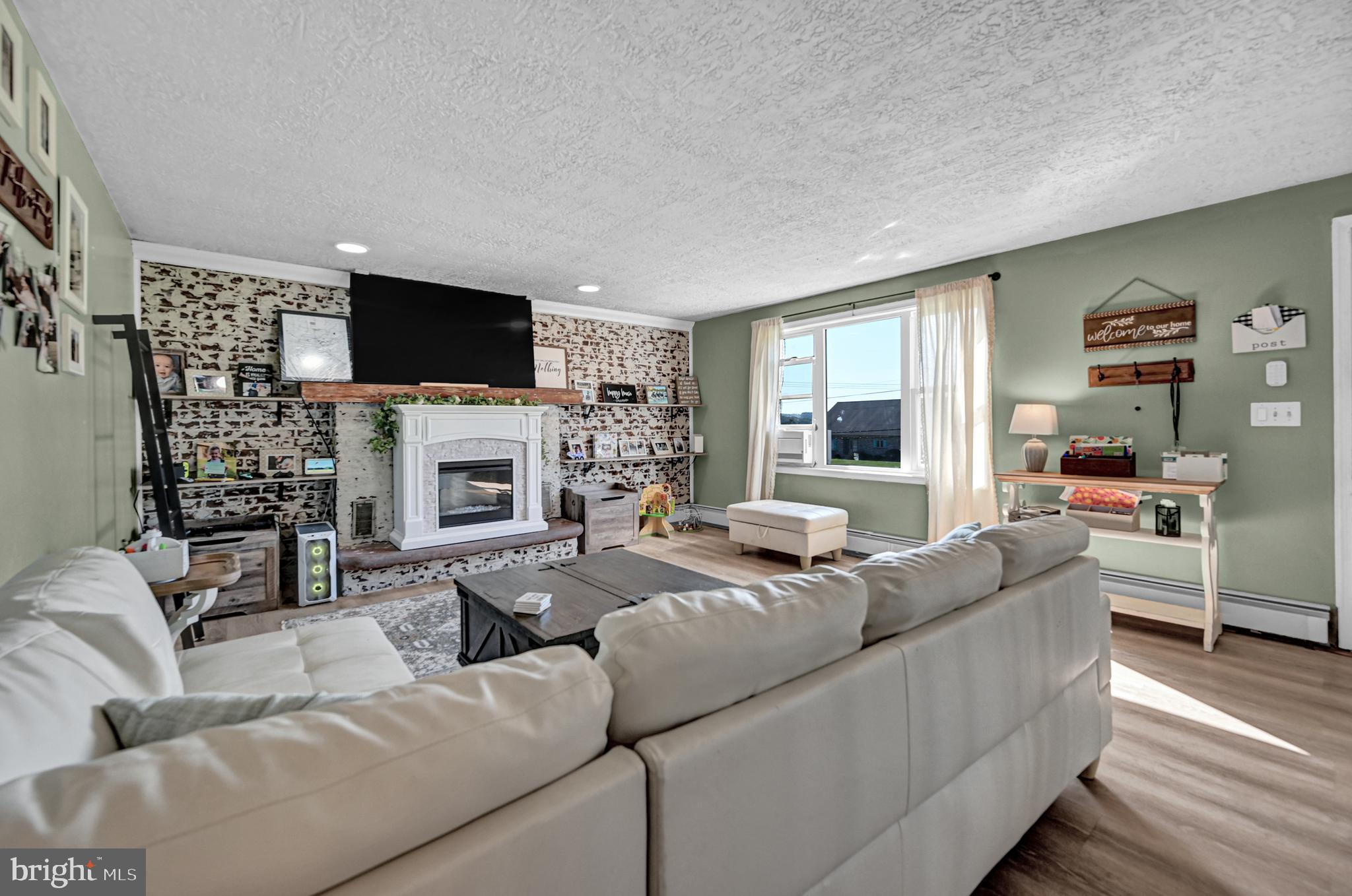 29 Edith Drive Windsor, PA 17366 - Photo 7 of 48