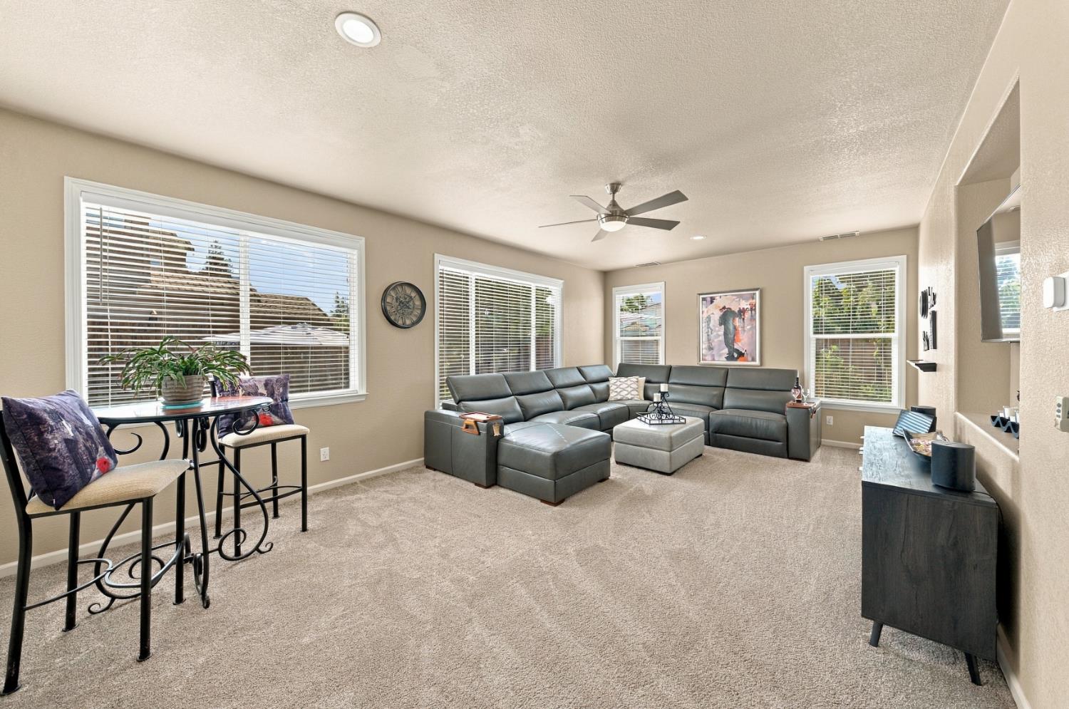 1530 Calhoun Avenue Ripon, CA 95366 - Photo 8 of 42 Gallery Image 8