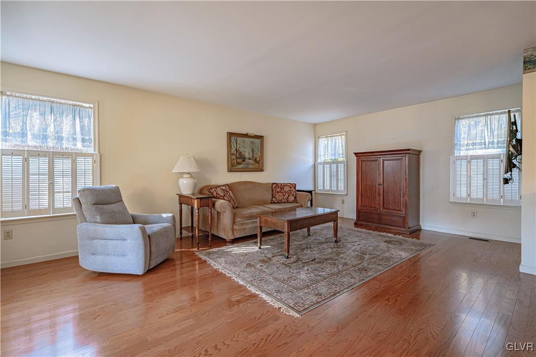 946 Merrivale Road Bethlehem, PA 18017 - Photo 11 of 31 Gallery Image 11