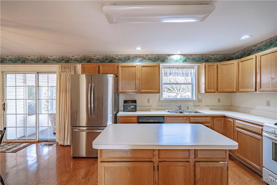 946 Merrivale Road Bethlehem, PA 18017 - Photo 9 of 31 Gallery Image 9