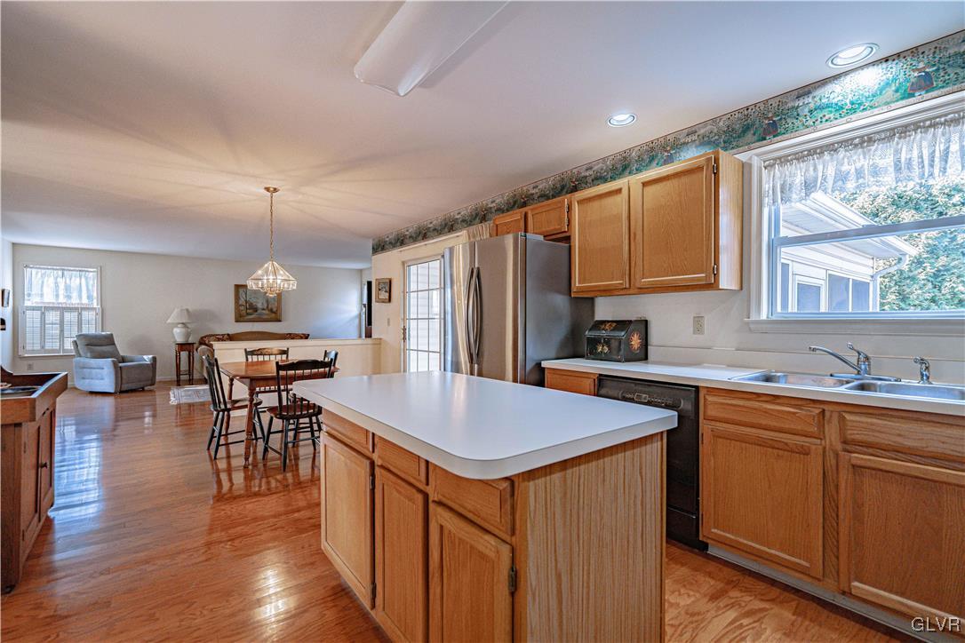946 Merrivale Road Bethlehem, PA 18017 - Photo 10 of 31 Gallery Image 10