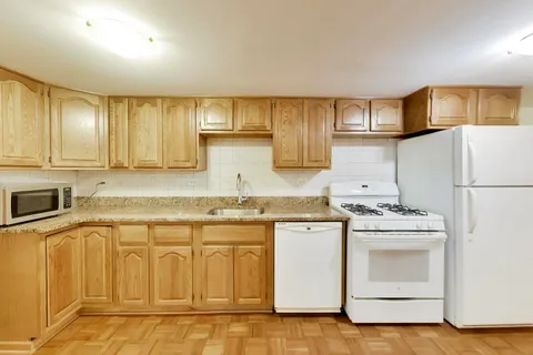 $725,000 | 3427 South Emerald Avenue, Chicago, IL 60616