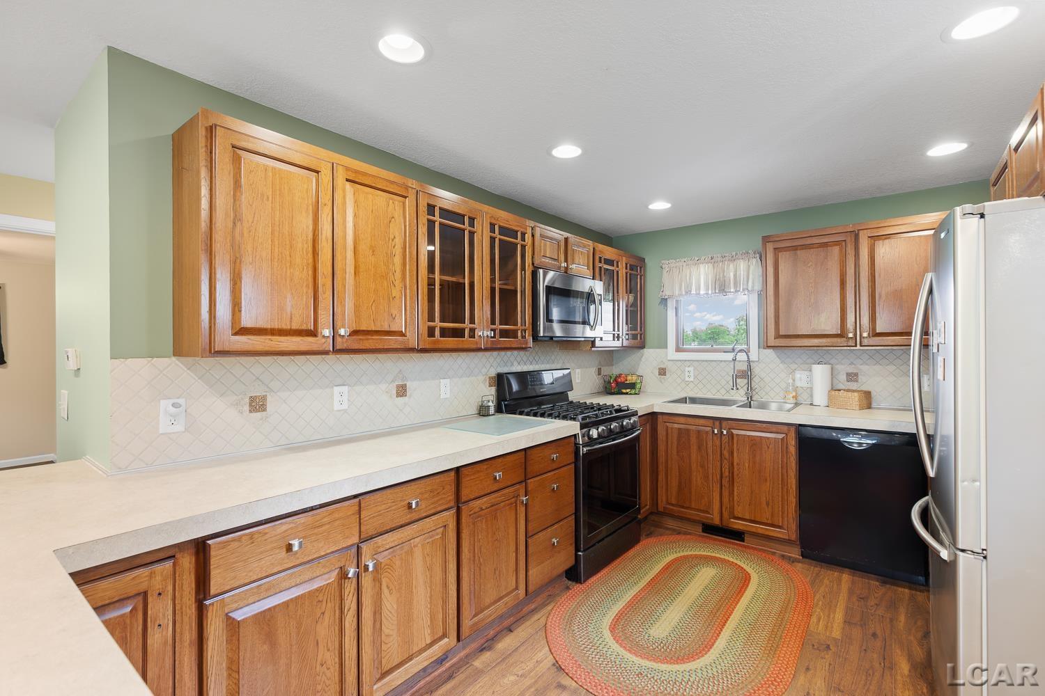2831 Carson Highway Adrian, MI 49221 - Photo 8 of 42