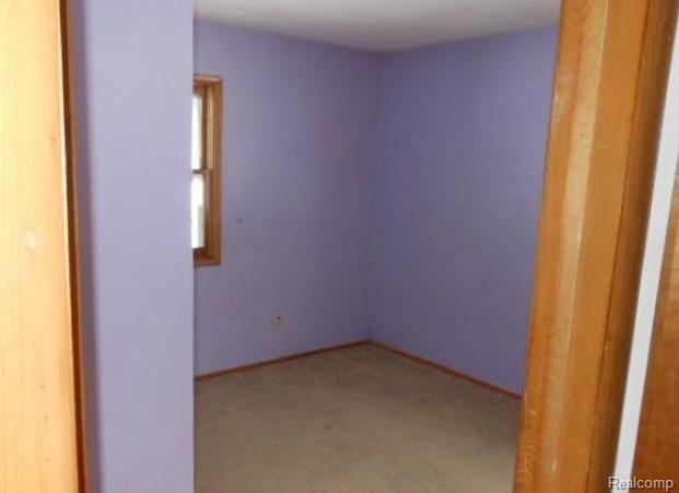 7091016340 Bed.JPG