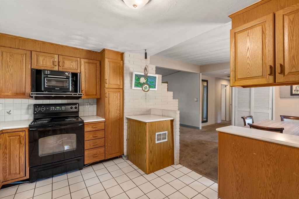 11 Ruth Drive Framingham, MA 01701 - Photo 11 of 37