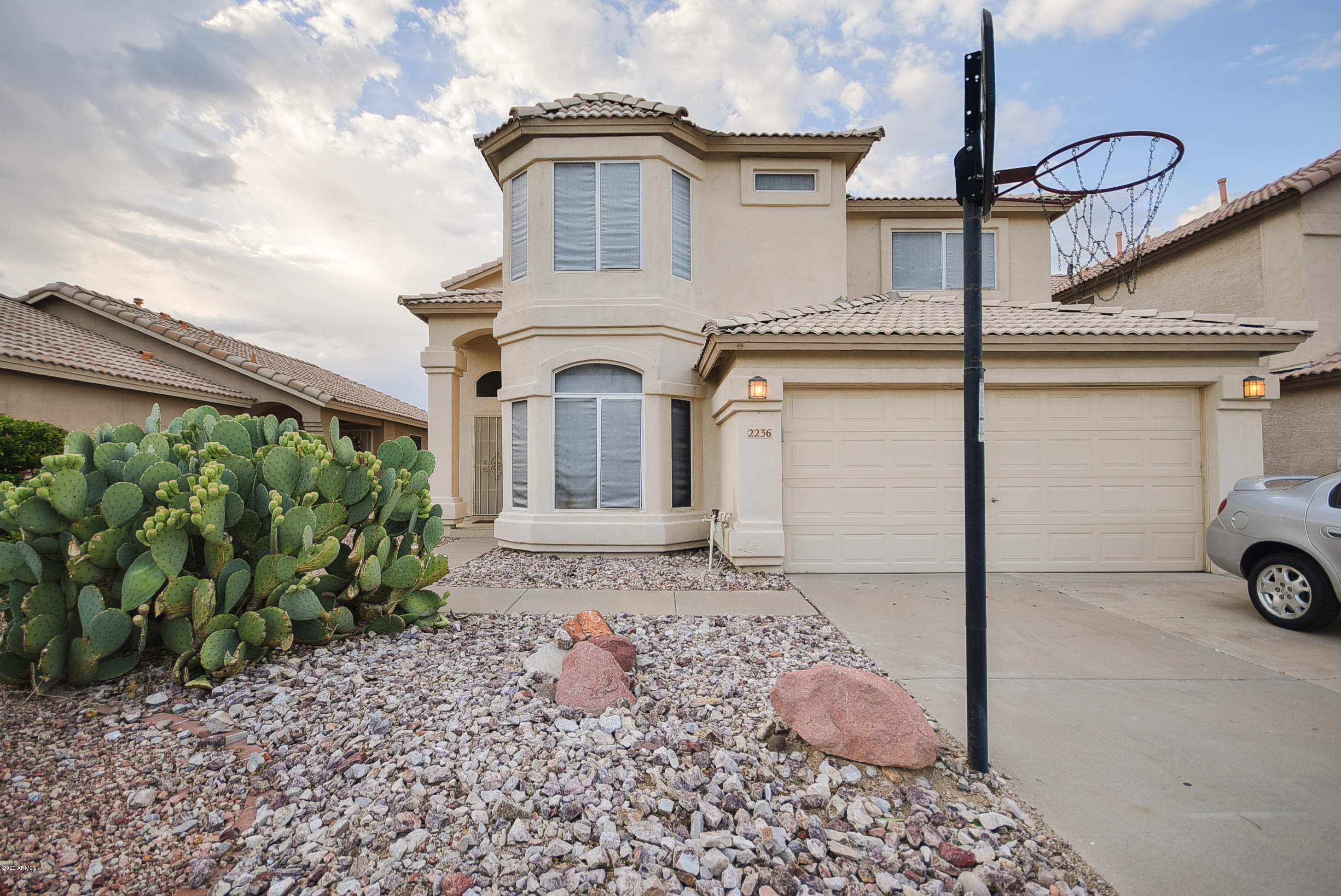 2236 East Escuda Road Phoenix, AZ 85024 - Photo 1 of 33 2-2