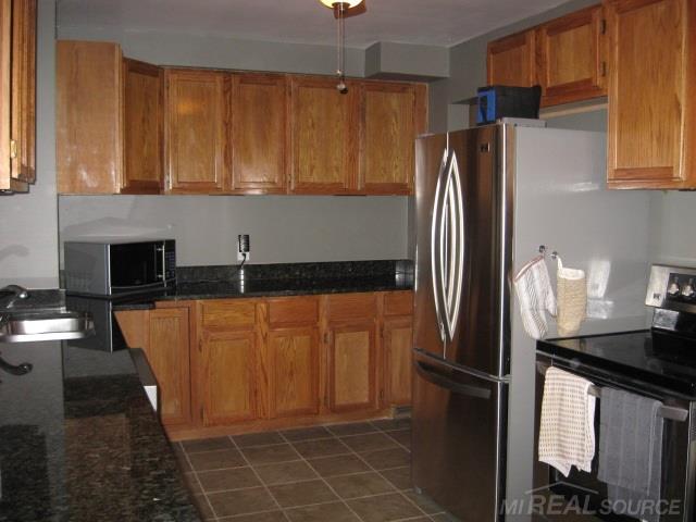 2090 Columbia Road Berkley, MI 48072 - Photo 7 of 21