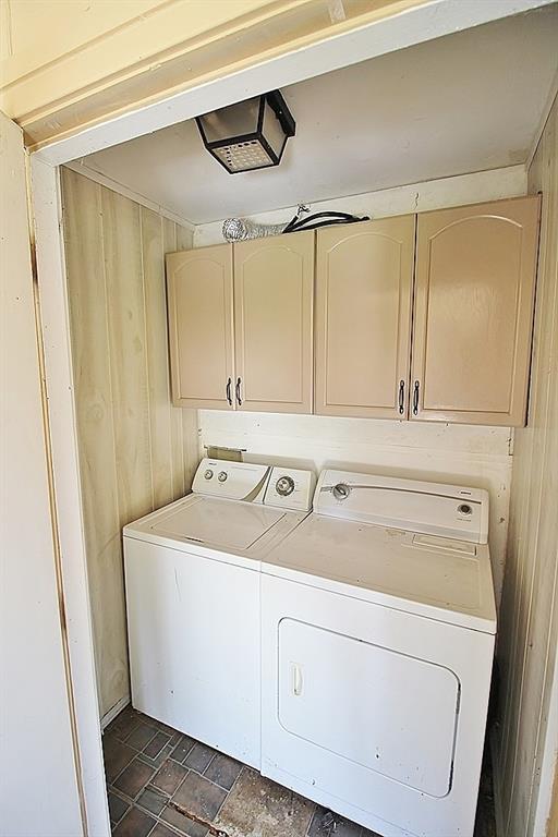112 Trailwood Road Enchanted Oaks, TX 75156 - Photo 14 of 15 a utility room with dryer and washer