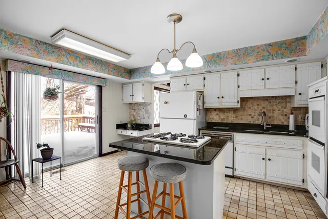 $309,900 | 1326 Hillview Road, Homewood, IL 60430