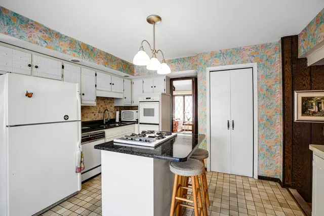 $309,900 | 1326 Hillview Road, Homewood, IL 60430