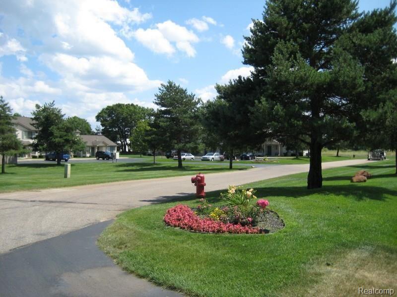 1235 Pine Ridge Drive Highland, MI 48357 - Photo 8 of 10