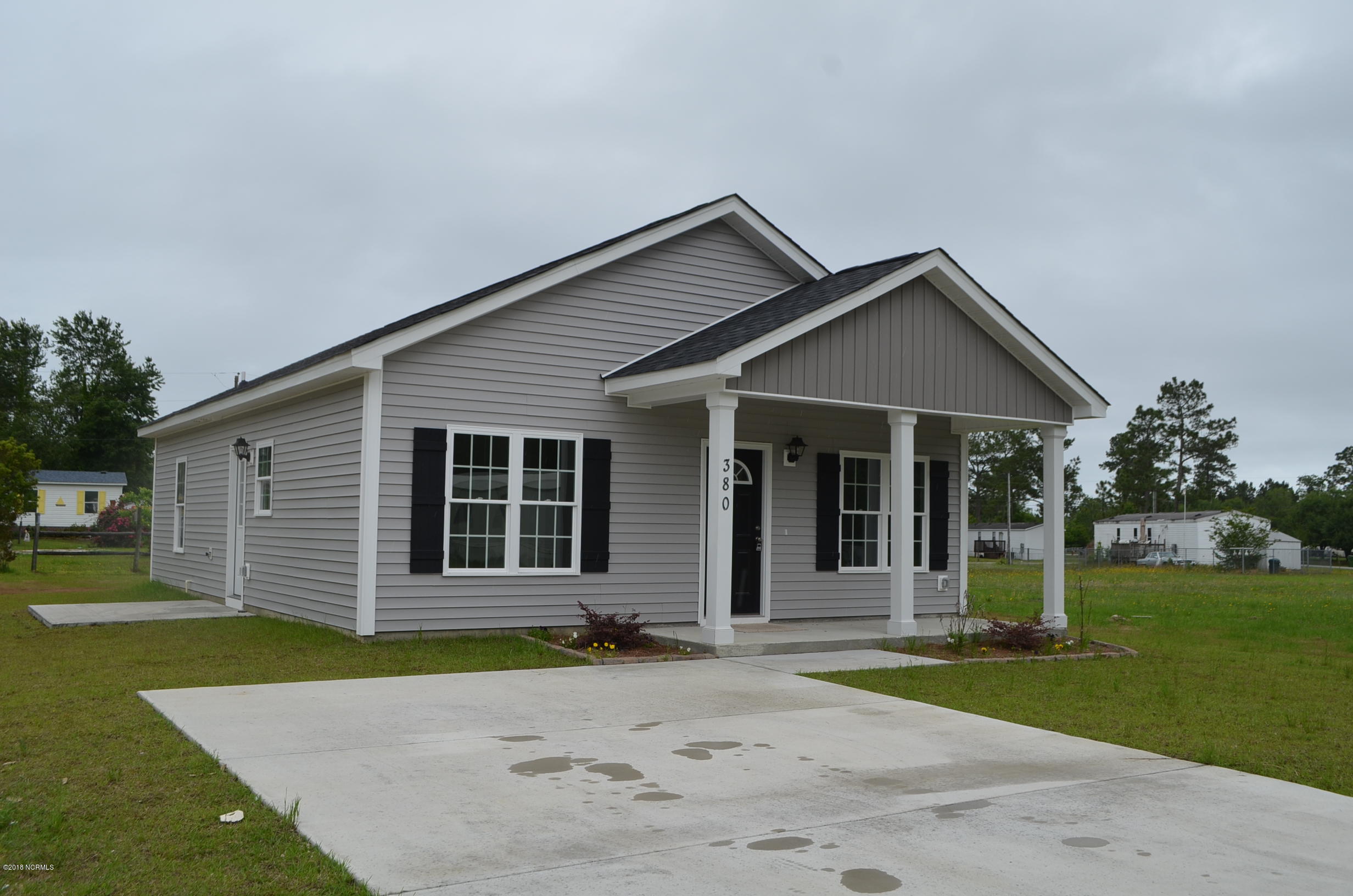 384 Dwight Street Holly Ridge, NC 28445 - Photo 3 of 13 DSC_1050