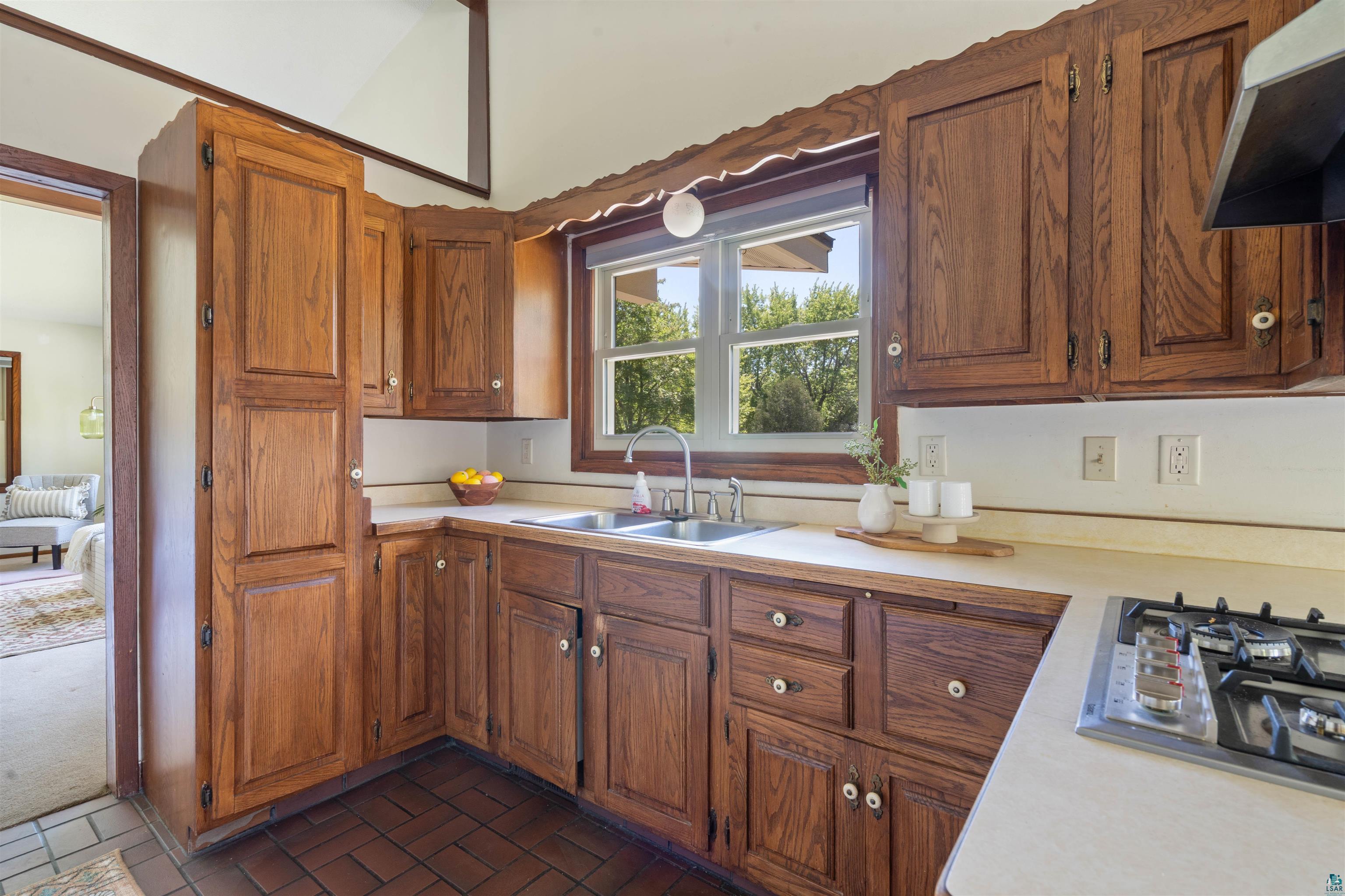 3304 Hutchinson Road Duluth, MN 55811 - Photo 11 of 39