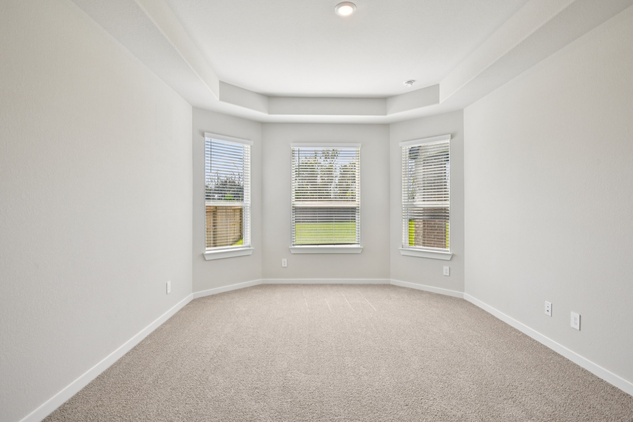 2843 Dark Lantern Drive Rosenberg, TX 77471 - Photo 17 of 49 an empty room with a window