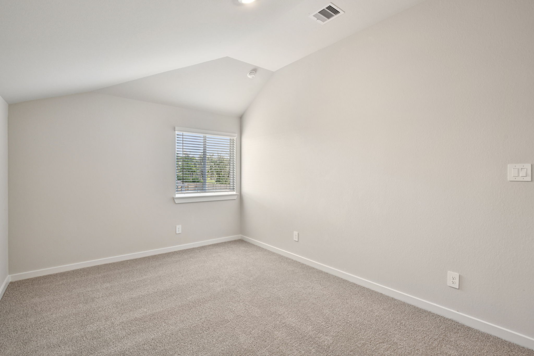 2843 Dark Lantern Drive Rosenberg, TX 77471 - Photo 31 of 49 an empty room with a window