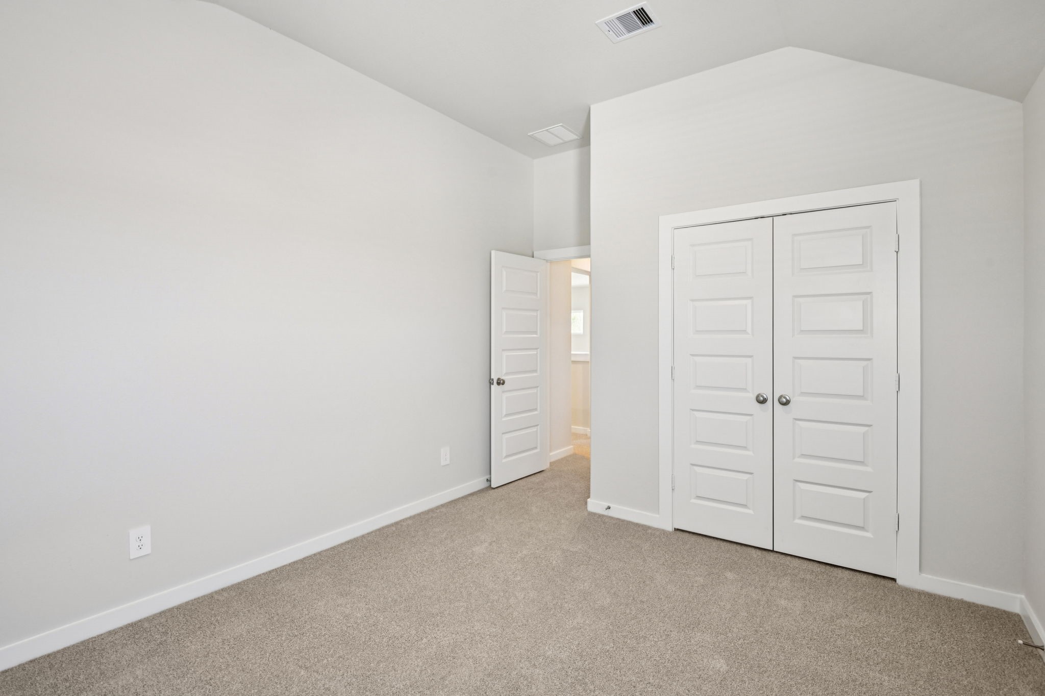 2843 Dark Lantern Drive Rosenberg, TX 77471 - Photo 46 of 49 an empty room with closet area