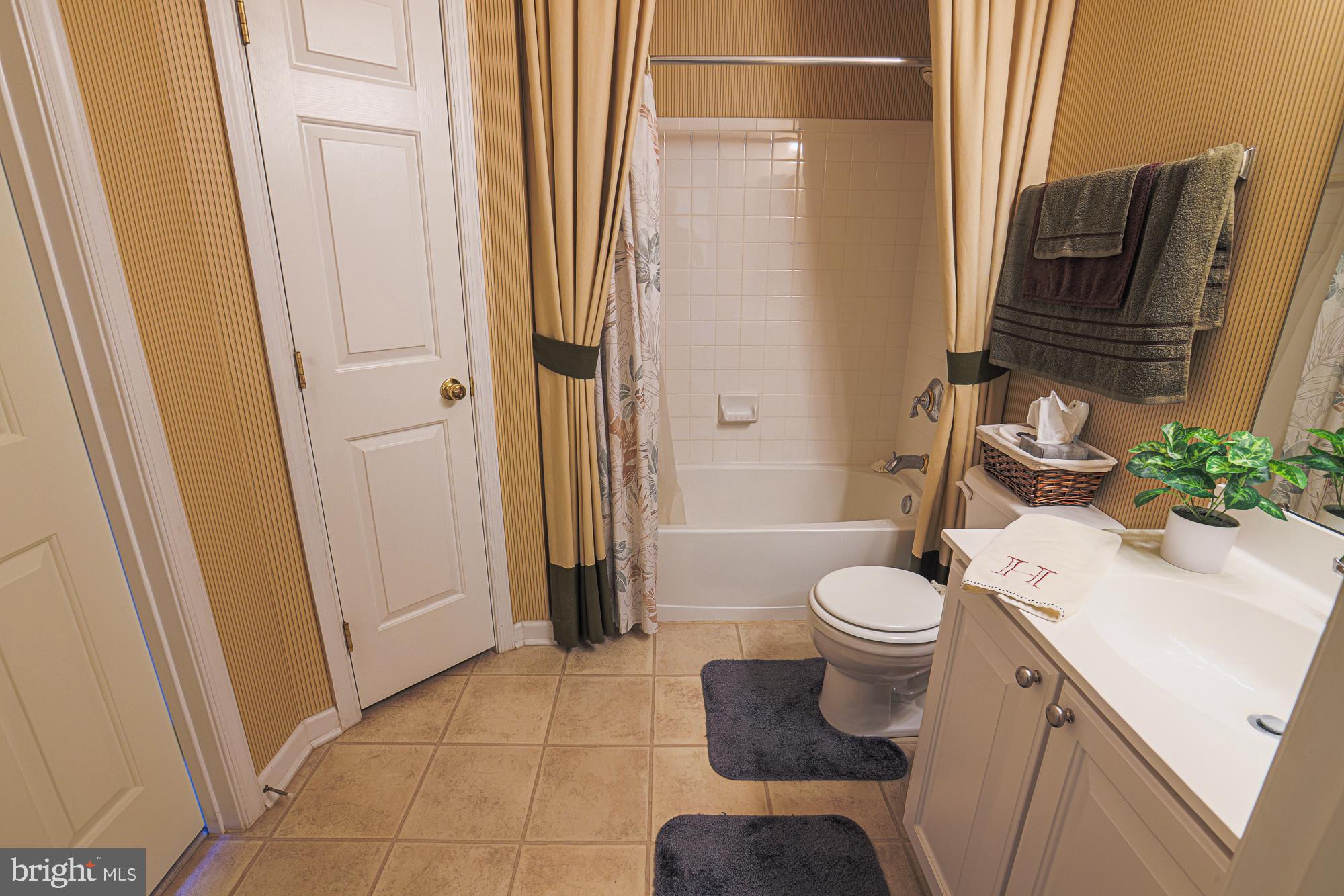 5348 Glenthorne Court, Unit 5348 Baltimore, MD 21237 - Photo 24 of 27 Full Bath