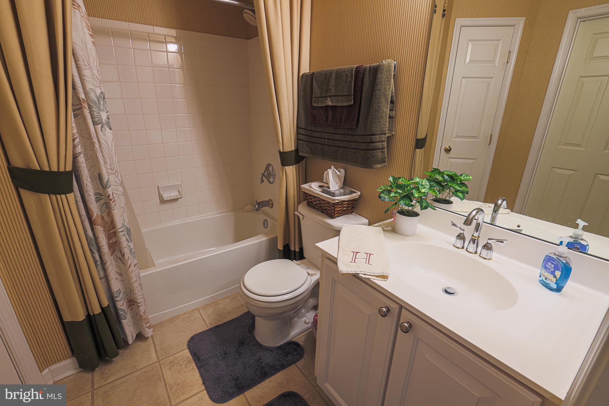 5348 Glenthorne Court, Unit 5348 Baltimore, MD 21237 - Photo 25 of 27 Full Bath