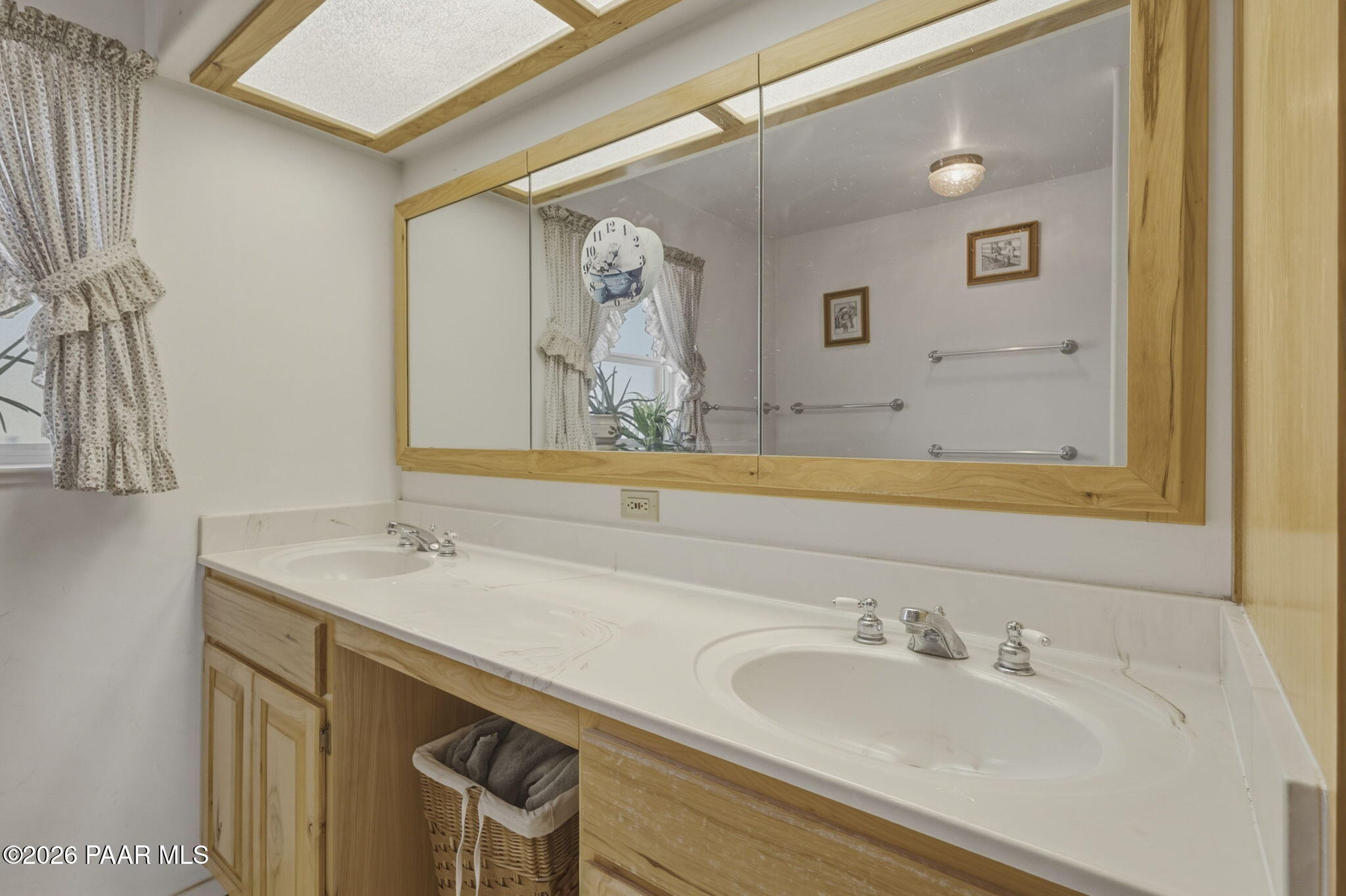 1050 Ranch House Road Paulden, AZ 86334 - Photo 16 of 42 rimary Bathroom