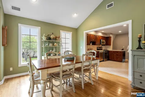 $1,100,000 | 485 Eisenhower Court, Wyckoff, NJ 07481